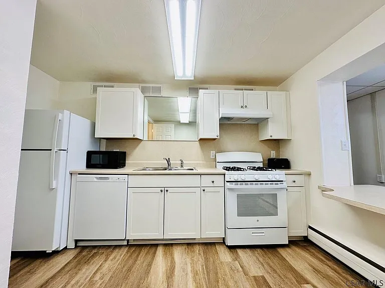 907 Old Scalp Ave #207 — Photo 3