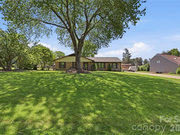 125 Southwood Park Rd, Mooresville, NC 28117