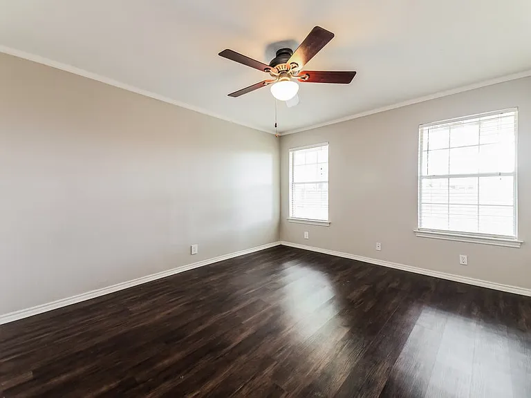 2115 Lattimore St — Photo 9