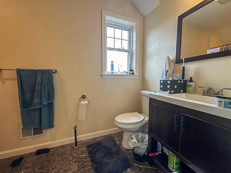 77 Faywood Ave — Photo 14
