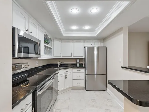 5220 Brittany Dr S, Saint Petersburg, FL
