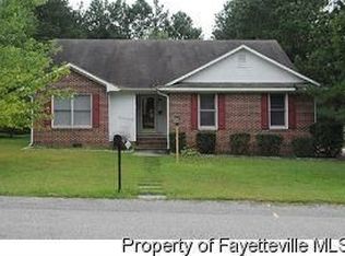 102 Windsor Ln, Raeford, NC 28376