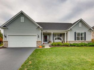 612 Ridgeview Ln, Sugar Grove, IL 60554