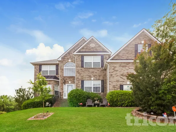 558 Georgia Cir, Loganville, GA 30052