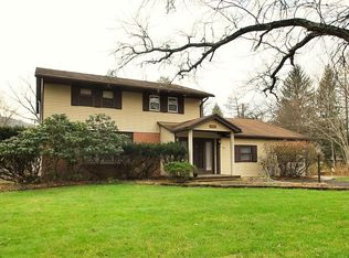 205 Valley Stream Rd, Stroudsburg, PA 18360