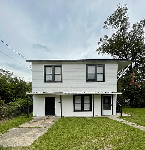 1823 8th St Photo 1