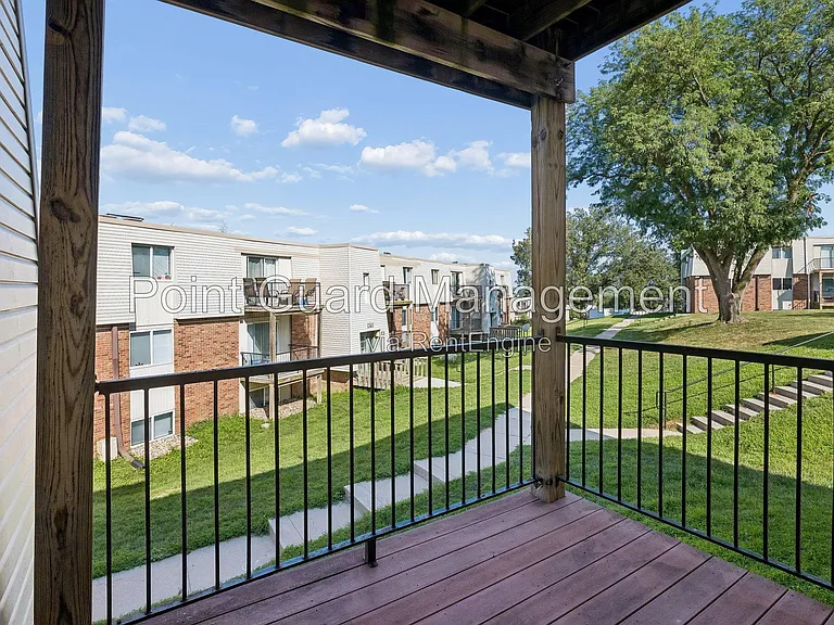 Brent Village — Photo 105