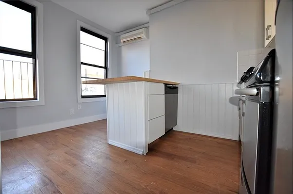 Rented by Compass | media 7