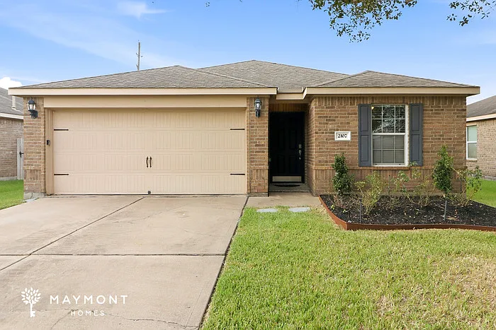 2107 Golden Topaz Dr