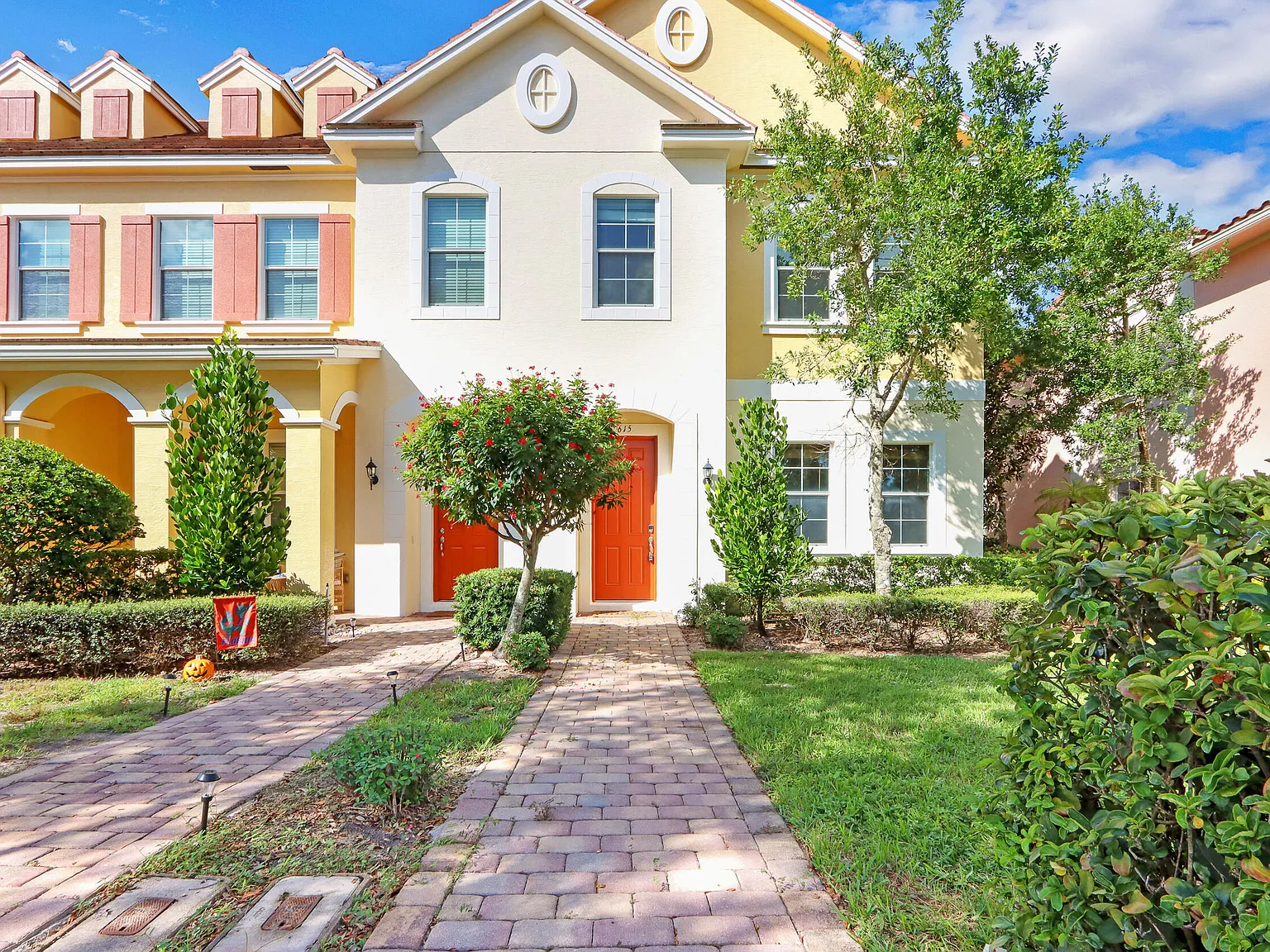 3 bed, 2.5 bath, 2310 sqft, $4,300 — Photo 1