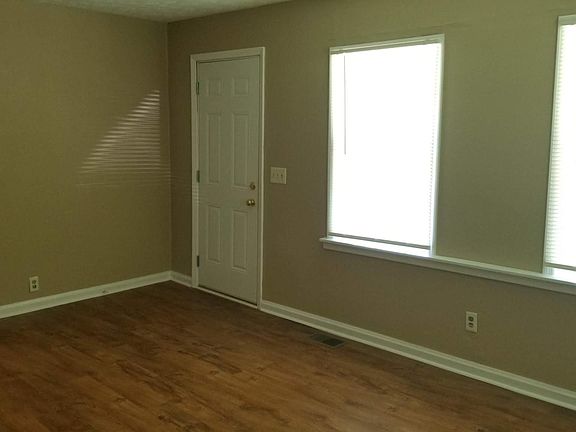 4th image of 343 N Madison Ave