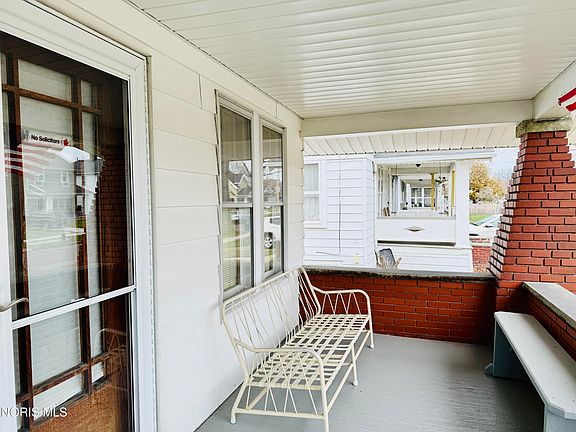 5th image of 752 Hampton Ave