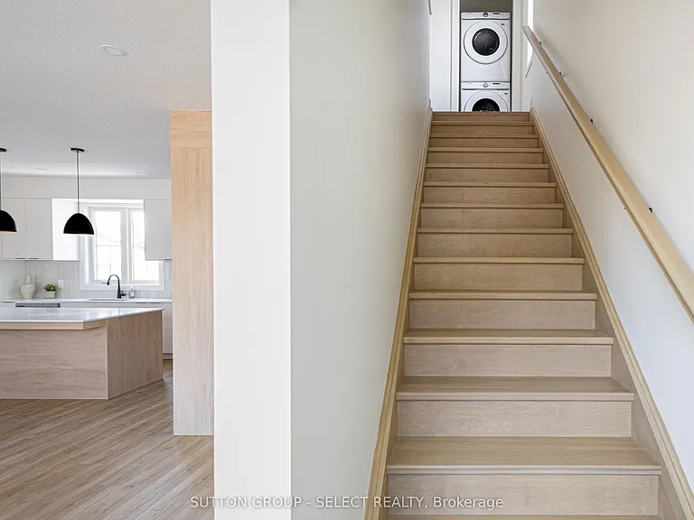 233 Upper Queen St #6 — Photo 20