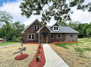 2325 Brighton Rd, Ellwood City, PA 16117