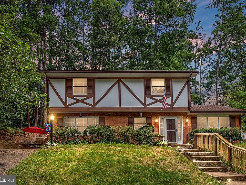 1st image of 404 Altoona Dr