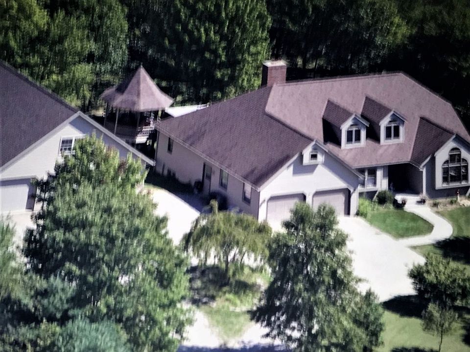 1st image of 11250 Rosewood Ln