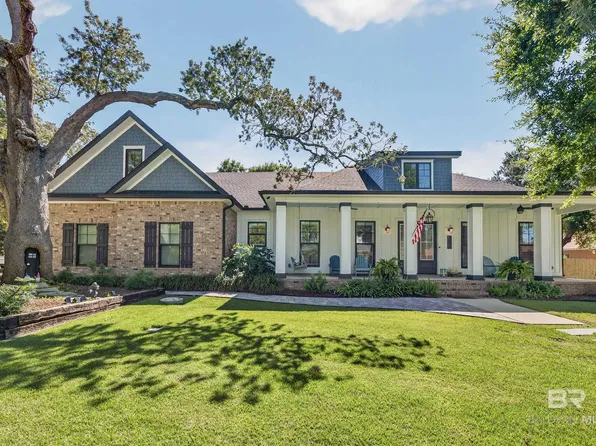 5701 Red Cedar St, Pensacola, FL 32507