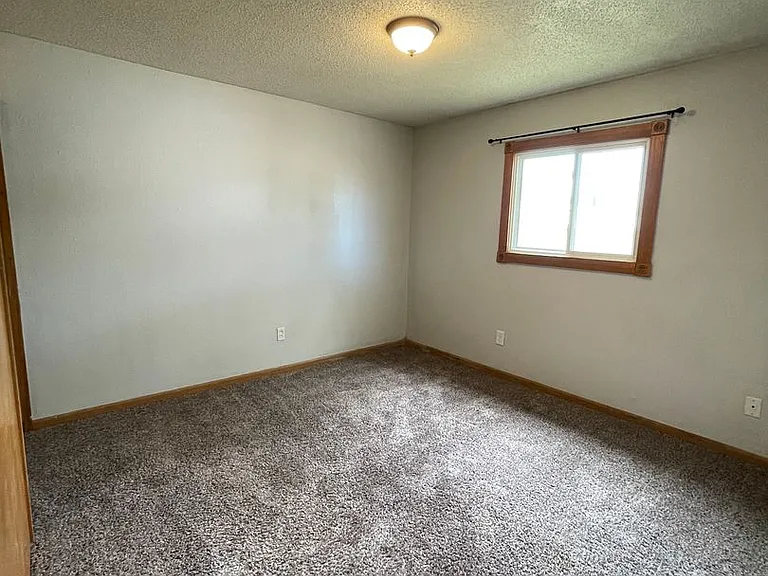 927 Blaine Ave — Photo 10