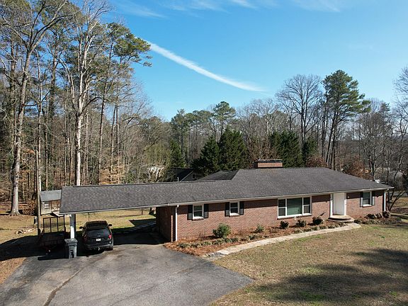 4th image of 303 Oakland Dr