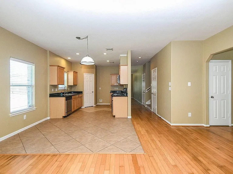 402 New Hope Ln — Photo 9