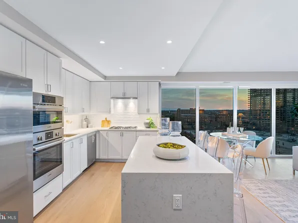 925 N Fairfax St Unit 807, Alexandria, VA 22314