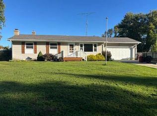 827 Quinlan Dr, Williamston, MI 48895
