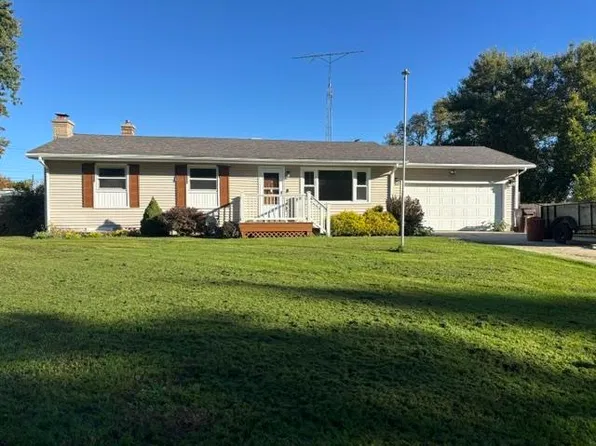 827 Quinlan Dr, Williamston, MI 48895