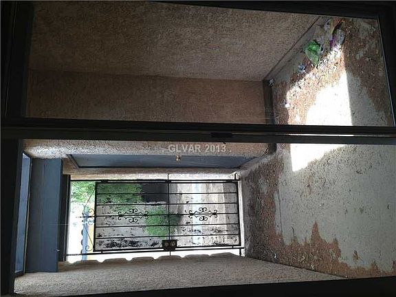 5th image of 209 N Lamb Blvd