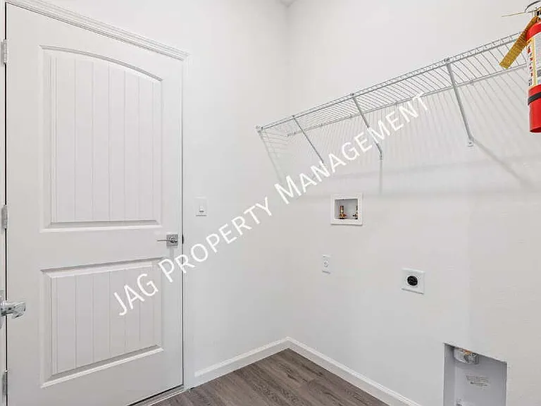2613 Hagoplan Ave SW — Photo 23