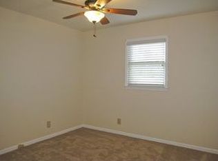 100 Pine Ridge Dr, Byron, GA 31008