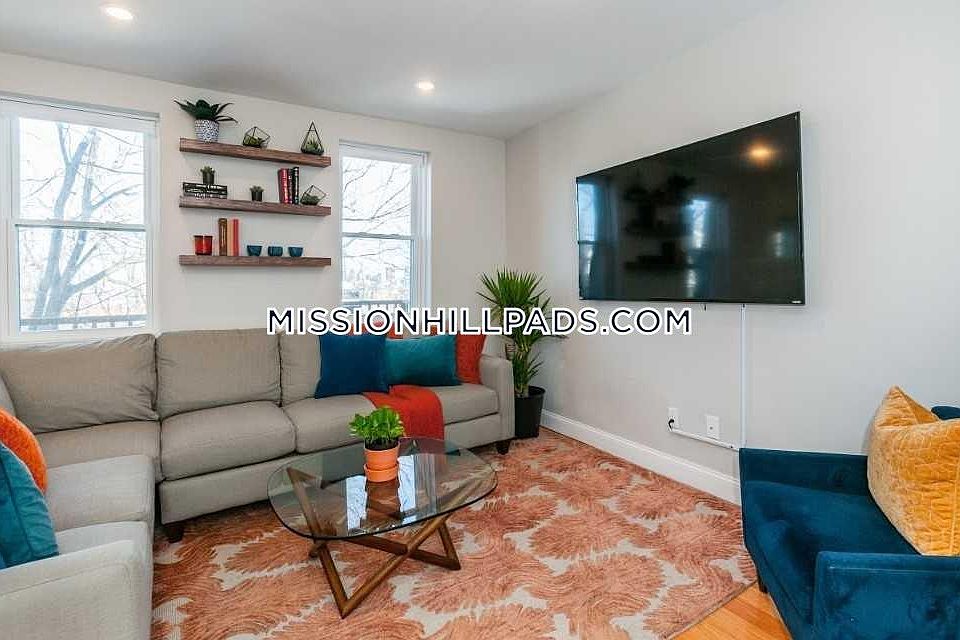 2nd image of 23 Linwood St #1R