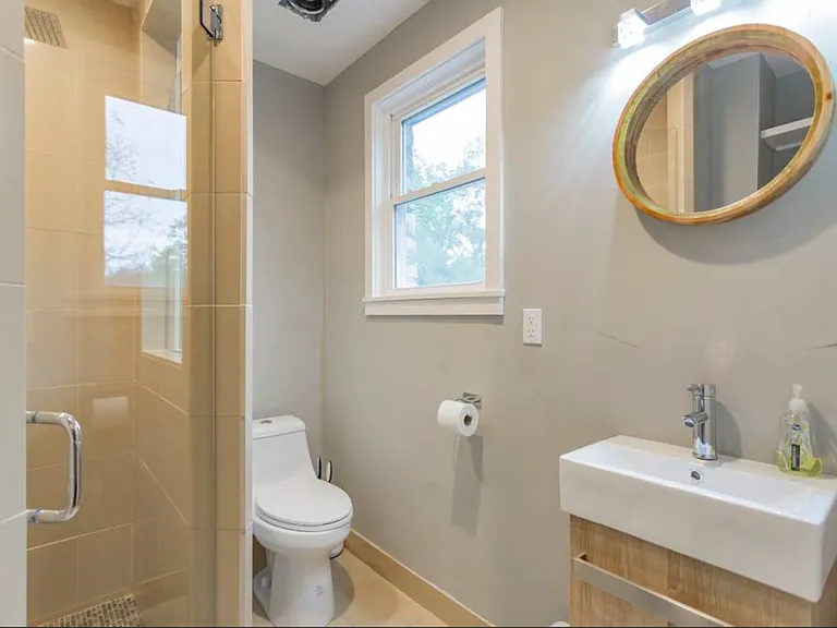 1901 Riverside Dr — Photo 10