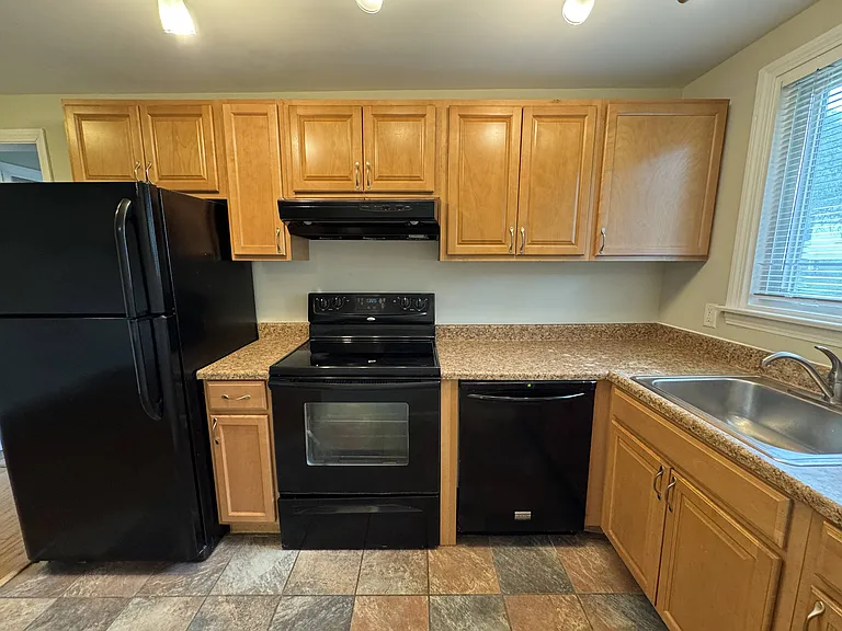 15 Burnham St #3 — Photo 1