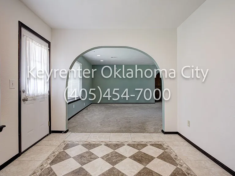 10912 N Blackwelder Ave — Photo 17