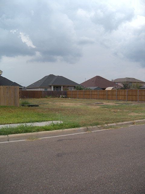 2nd image of 4111 Hill Crest Dr