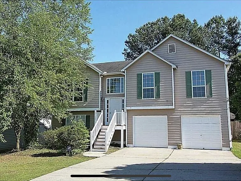 2174 Dresden Grn NW — Photo 1