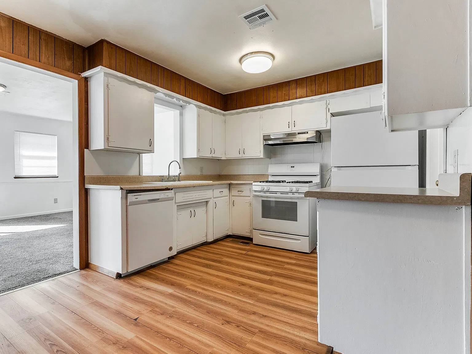 3 bed, 1300 sqft, $1,250 — Photo 4