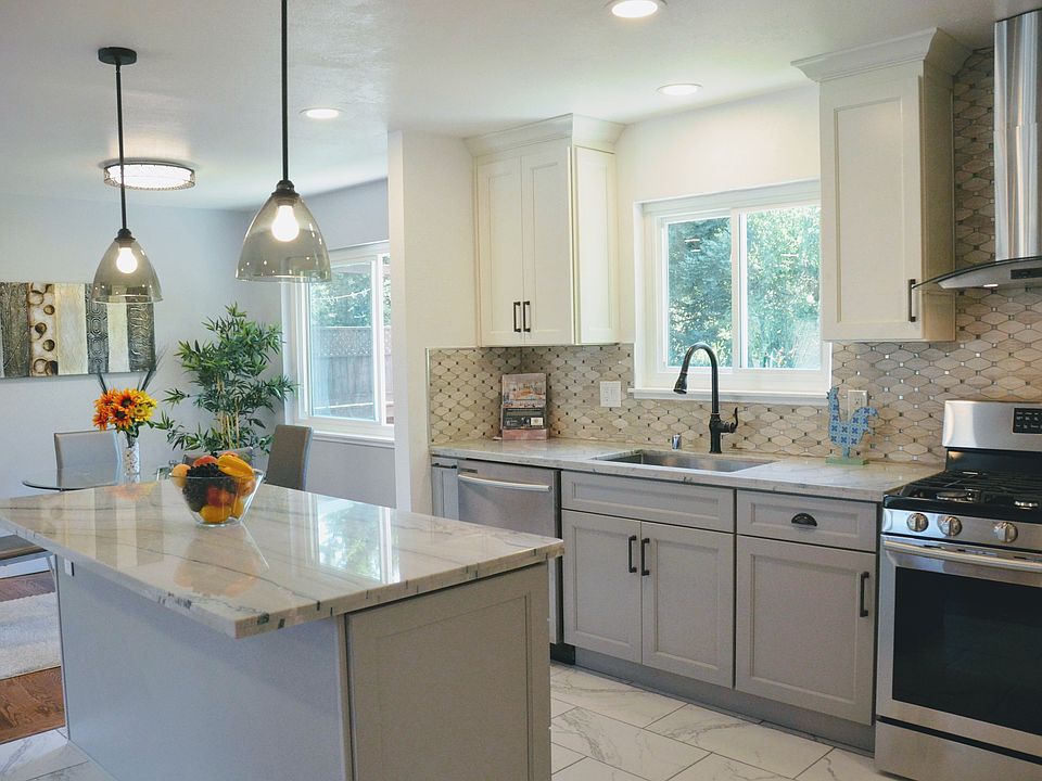 1st image of 2932 De Anza Dr