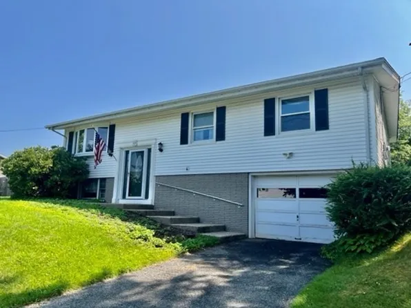 129 Moreau Dr, Chicopee, MA 01020