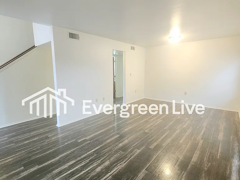 120 Raven Dr — Photo 3