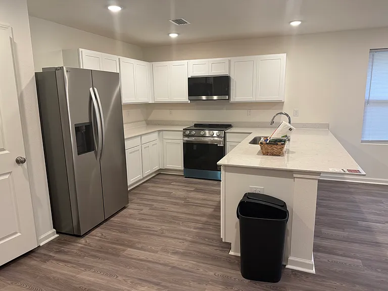 4131 Pinehurst Ave — Photo 3