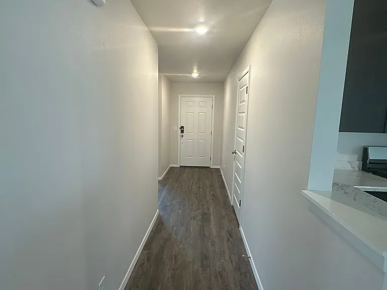 8201 E Oakland St — Photo 8