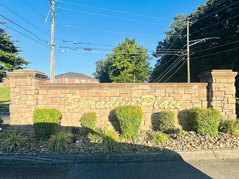 6311 Lantern Ridge Ln — Photo 43