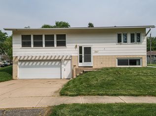 2417 18th St NW, Rochester, MN 55901