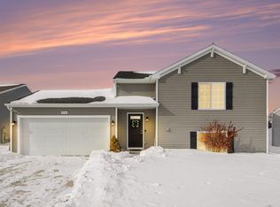 1734 Burr Pond Ln, Vicksburg, MI 49097