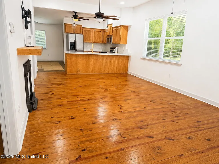 309 Seal Ave — Photo 6