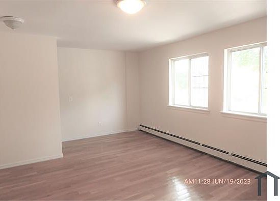 4th image of 13 Harper Ct #2