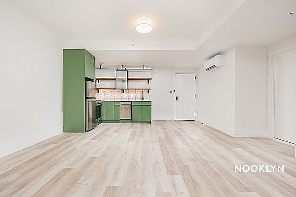 1st image of 1510 Gates Ave #406