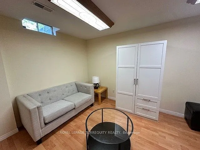 16 Royal Chapin Cres — Photo 10