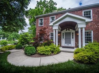445 Lakeshore Dr, Lexington, KY 40502